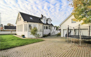 Nice home in HÖGANÄS with WiFi and 4 Bedrooms